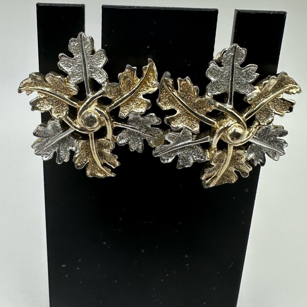 Sarah Coventry Frosted Leaves Clip On Earrings 1960’s Vintage